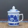 Taza de Agua de Cerámica Jingdezhen con Tapa, Taza de Porcelana Azul y Blanca, Taza para Sala de Reuniones de Oficina, Taza de Té Anticuada para Sala de Ajedrez y Cartas para Uso en Casa