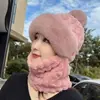 Conjunto de Chapéu e Cachecol de Pelúcia para Mulheres, Protetor de Pescoço de Inverno, Design Fofo de Urso, Estiloso e Versátil para Outono e Inverno, Chapéu da Moda e Quente para Proteção das Orelhas