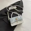 Bolsa de ombro quadrada pequena de luxo leve estilo coreano transfronteiriça para mulheres, nova bolsa de ombro borboleta inverno 2025, bolsa crossbody de alta qualidade