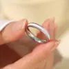 Anel de Aço Inoxidável para Mulheres Atacado Anel Galvanizado Feminino Nicho High-End Luxo Leve Anel de Aço Titânio Estilo Coreano Feminino