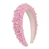 Diadema Reductora de Edad Estilo Europeo y Americano para Mujer, Accesorio para el Cabello Blanco de Alta Corona Resistente con Borde Ancho y Pasador de Perlas y Pedrería de Alta Gama