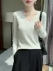 Camiseta base de otoño de manga larga, punto de lana fina simple y versátil con cuello en V, ajustada pero no apretada, adelgazante y favorecedora