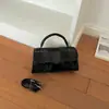 Bolsas pequenas da moda e estilosas para mulheres, novas bolsas quadradas pequenas de moda 2026, bolsas tiracolo artísticas de nicho estilo ins