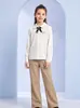 Camisas brancas de manga comprida para meninas em vários estilos, camisas básicas estilo college com gola Peter Pan, camisas de inverno para crianças na primavera e outono atacado