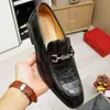 Zapatos de Cuero Transpirables Estación Otoño 2026 Piel Genuina Casual de Negocios Slip-On para Hombre Versátiles para Todas las Estaciones Mocasines