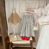 Pantalones a rayas anti-mosquitos estilo coreano para bebés y niños pequeños, pantalones de verano transpirables holgados de pierna ancha para niñas, pantalones casuales modernos y de moda para bebés
