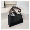 Bolsa Estilo Western Feminina Fashion Grande Capacidade Saco Balde 2024 Novo Estilo Coreano Portátil Bolsa de Mão Alça Larga Bolsa Transversal