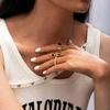 Anillo Abierto de Latón Dorado Francés de Entrada de Lujo Negro Amor Estilo Frío Diseño de Nicho Anillo Simple Versátil para Mujeres
