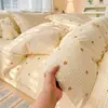 Juego de cuatro piezas 100% algodón, funda nórdica de algodón puro, sábana bajera, juego de tres piezas para cama de dormitorio estudiantil, sábana bajera y funda nórdica con diseño de caricatura lindo