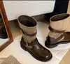 Aumento interno de altura de 7 cm, design de nicho, botas com fivela de cinto empilhadas para mulheres, botas versáteis de bico redondo na altura da panturrilha para o inverno, botas de montaria vintage