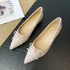 Y3318-5 Zapatos de salón de punta fina estilo francés para mujer, nuevo modelo de verano 2026, con lazo, tacón bajo, charol, zapatos profesionales para ir al trabajo