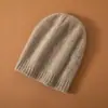 Nueva colección otoño/invierno 2024: Gorros unisex de cachemira, de color liso a la moda, gorros versátiles, gorros de punto para mujer