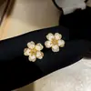 Brincos pingente flor cerejeira banhados a prata com zircônia e aplicação de óleo, brincos simples e estilosos, brincos femininos requintados e versáteis atacado