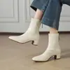 Botas versátiles elásticas de otoño e invierno con tacones gruesos, punta cuadrada, superficie suave, botas Martin adelgazantes, botas retro de mujer sin cordones para commuting de comercio exterior transfronterizo