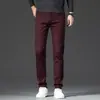 Pantalones casuales de alta gama para hombre, corte recto ajustado, primavera y otoño 2026, pantalones de vestir burdeos, versátiles y modernos