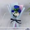 Temporada navideña de graduación transfronteriza ramo de jabón de 3 rosas y claveles caja de regalo de PVC transparente ramo mini de mano