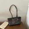 Bolso de Hombro Versátil para Viajes Diarios, Nuevo Diseño de Moda Otoño/Invierno 2026 con un Toque de Lujo, Diseño Exclusivo con Hebilla de Cinturón, Bolso de Axila para Mujer