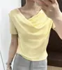 Diseño de Cuello en V Asimétrico, Estilo Único, Camiseta Regular de Hombro y Manga Corta para Mujer, Nuevo Modelo de Verano 2026, Top Plisado Adelgazante