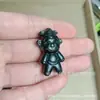 Directo de fábrica Jade de tinta natural de Xinjiang colgante de dibujos animados doce signos del zodíaco Rey de la Medicina talla en piedra colgante pequeño boutique venta al por mayor