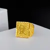 Anillo de la Fortuna Chapado en Oro para Hombres, Anillo Abierto Audaz de Imitación de Oro de Nicho de Lujo Ligero para Personas de Mediana Edad y Mayores, Color Duradero