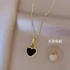 Preto e Branco Dupla Face Shell Amor Pingente Colar Luz Luxo Elegante Cyber Celebridade Nicho Design Titânio Aço Cadeia de Lã