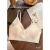 Decote V invisível, ultrafino, bojo de pata de gato, sutiã sem costura e sem costas para mulheres com seios grandes, projetado para minimizar a aparência do busto, com alças cruzadas para suporte e um estilo versátil