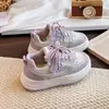 2026 Novos Tênis Esportivos Infantis Versáteis de Ovo Sapatinhos Brancos Solado Grosso Tênis de Placa Sapato Feminino de Primavera Dropshipping