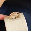 Anillo abierto vintage estilo francés con perla redonda y circonita cúbica, una pieza de joyería de nicho y sofisticada para el dedo índice, con un diseño fresco y elegante, perfecto para mujeres