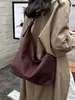 Bolsa tote grande fosca retrô para mulheres, nova coleção outono/inverno 2026, bolsa de ombro de alta capacidade, qualidade premium, adequada para o dia a dia