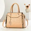 Bolso de mano de alta gama transfronterizo, bolso tote pequeño, bolso cruzado, bolso de hombro, nuevo bolso de moda con patrón de cocodrilo de gran capacidad para mujer