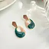 Aretes de gota de aceite nacarados para mujer, nuevo modelo 2026, pendientes de botón especiales de borla versátiles, diseño pequeño, aretes elegantes de alta gama