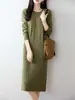 Vestido de Punto de Lana Pura con Cuello Redondo de Manga Larga para Mujer, Color Sólido, Canalé, Cintura Alta, Largo Medio, Nuevo Invierno 2026