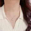 Collar Redondo Giratorio Full Diamond de Moda Exquisita Coreano y Japonés, Cadena para Clavícula Versátil de Lujo Ligero Elegante de Gama Alta Súper Brillante