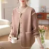 Roupa de Mãe Jovem 2026 Casaco Primavera e Outono, Top Pequeno Estilo Chanel, Cardigã Curto de Tricô da Moda para Mulheres de Meia-idade e Idosas