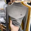 Nova Camiseta Retrô Francesa de Gola Alta Meia-Manga 2025 para Mulheres no Outono e Inverno, Top Slim Fit e Camiseta para Usar por Baixo