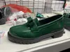 2025 Nuevos Mocasines Retro de Charol Brillante con Borlas y Tacón Medio Moda Casual Europea y Americana Tallas Grandes