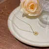 Joyería Transfronteriza Europea y Americana Moda y Exquisito Colgante Nicho Cadena Clavicular No Descolorante Oro de 18K Acero Titanio Accesorios de Collar para Mujer