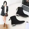 Botines retro para mujer, estilo Martin, con tacón grueso, de gamuza, colección otoño/invierno 2026, forro polar, corte ajustado, piel suave