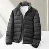 Jaqueta de plumas masculina, gola alta, estilo com zíper, enchimento 90% plumas, novo padrão nacional, construção sem costura, casaco de plumas casual canelado