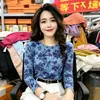 Camiseta de malla con estampado de manga larga para comercio exterior transfronterizo, para madres de mediana edad y mayores, top azul versátil y elegante de corte ajustado