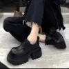 Sapatos femininos de sola grossa, que aumentam a altura, bico largo, nova coleção outono/verão 2026, mocassins estilo britânico, sapatos Derby versáteis, sapatos de salto único