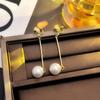 Clip para oreja francés de alta gama sin agujeros en la oreja para mujer, clip para oreja triangular de temperamento simple, lujo ligero sin agujeros en la oreja, aretes al por mayor de Yiwu