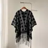 Chal de capa con borlas de diamante geométrico color vino, bufanda gruesa de lujo ligero, alta gama, para otoño e invierno, atuendo de viaje, prenda exterior