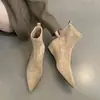 Estilo Casual para o Dia a Dia Botas Meia Sapatilha Camurça Fosca Botas Justas 2025 Novo Design de Nicho Botas Curtas Bico Fino