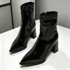 Botines cortos adelgazantes de charol de moda para mujer, nuevos botines finos de tacón alto con punta fina para otoño e invierno 2025, botines elásticos de tacón grueso para mujer