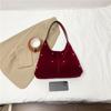 Bolso de Axila de Terciopelo de Gran Capacidad Europeo y Americano para Mujer 2025 Nuevo Bolso de Mano Versátil de Primavera Bolso Tote de Hombro con Perlas