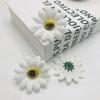 Simulação de ponto cabeça de girassol de 6cm girassol de tecido de seda de 3 camadas chapéu DIY grinalda acessórios de adorno de cabeça para fotografia cabeça de flor