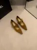 2026 Nuevos Zapatos Mary Jane de Gamuza para Noche con Hebilla de Cinturón, Tacón Bajo, Punta Fina, Estilo Retro, Primavera y Otoño