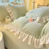 Otoño e Invierno Clase A Estilo Princesa Versión Coreana Estilo Encaje Terciopelo Tallado Terciopelo de Leche Juego de Cuatro Piezas Ropa de Cama Cálida Engrosada 4