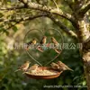 Bestseller transfronterizo: Escultura de hierro con forma de corazón colgante oxidado con tres comederos para pájaros, accesorio decorativo colgante para jardín y patio